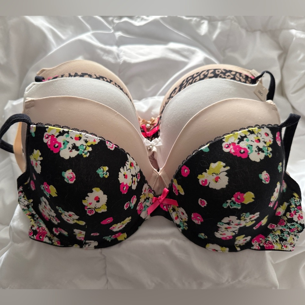 La SENZA Bra Set of 5 (3 NWT)